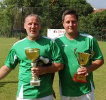 Petr Zajíček (vlevo) a Josef Picka z týmu Palma převzali ceny za první místo v turnaji. 