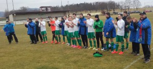 Jankov získal s Mariánkami dva body a po zápase si užil vzájemnou děkovačku. Do Precis arény zavítalo přes tři stovky diváků. Foto: SK Jankov