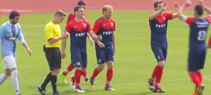 Spartakovci se radují z vítězného gólu Jiřího Šmídmajera.