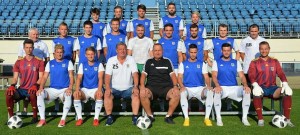 Třeboňští fotbalisté na společném snímku s novým trenérem Petrem Skálou (uprostřed v první řadě).