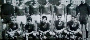 Dukla Praha našla azyl na jeden zápas v Táboře. V lize 1958/59 skončila druhá za suverénní ČH Bratislava.