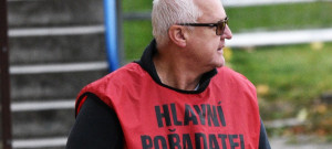 Pavel Mašek je předsedou fotbalistů TJ Blatná a zároveň zastává při domácích zápasech funkci hlavního pořadatele.