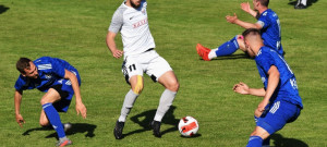 Filip Vaněk (u míče) vsítil v derby s Katovicemi dva góly a rozšířil své konto na 18 zásahů.