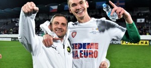 Dlouholetým lékařem týmu U21 je českobudějovický doktor Martin Held (vlevo), jenž se také radoval z posledního postupu na EURO.